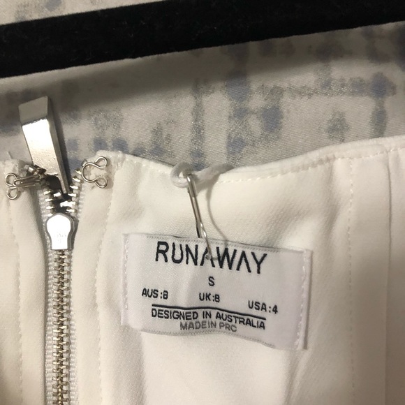 Runaway the label (Australian brand) Gigi dress - Picture 6 of 6